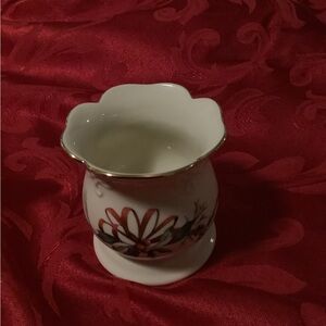 Lenox Winter Greetings - Vase with Gold Trim